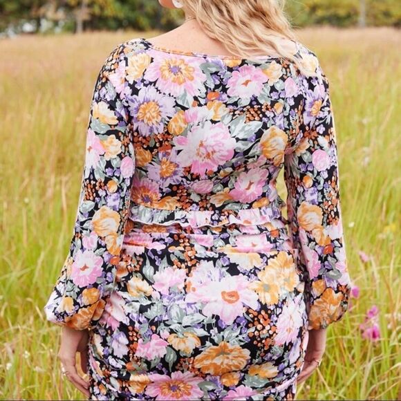 Floral cropped blouse  - Picture 2 of 5